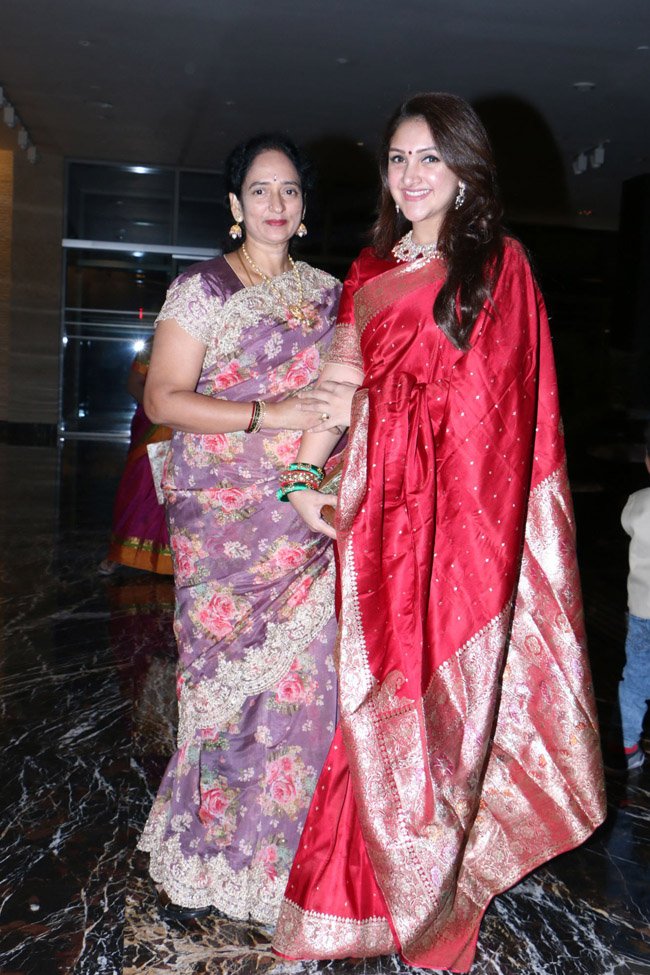 Celebs-at-Jayasudha-Kapoor-Elder-Son-Nihar-Wedding-Reception